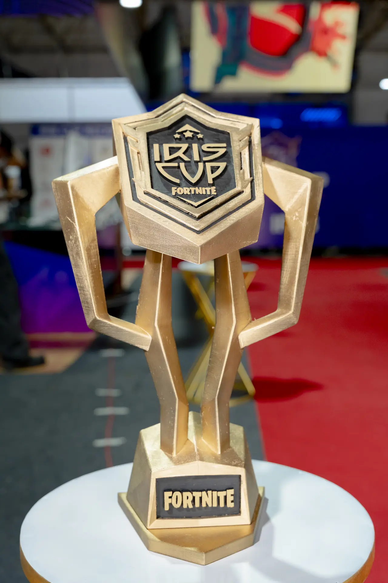 Trofeos oficiales dorados de la IRIS CUP 2026